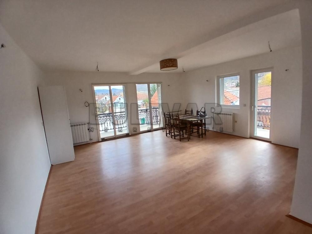 Slika 1 - Bulevar svetog cara,  Lokal za izdavanje, 152m2, 500€