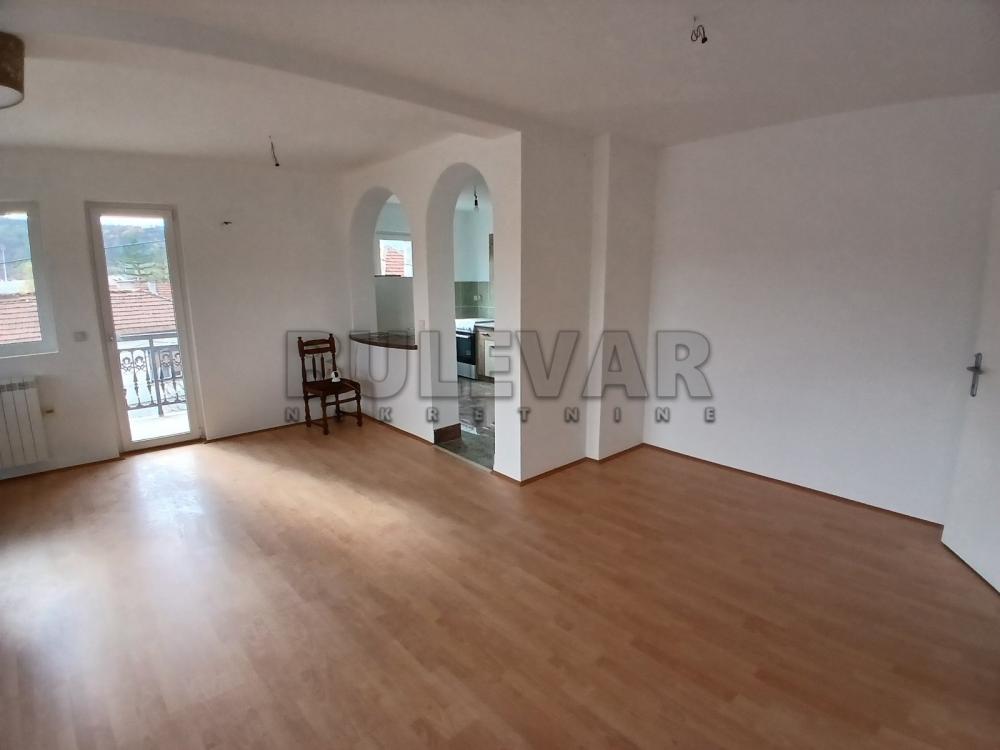 Slika 4 - Bulevar svetog cara,  Lokal za izdavanje, 152m2, 500€