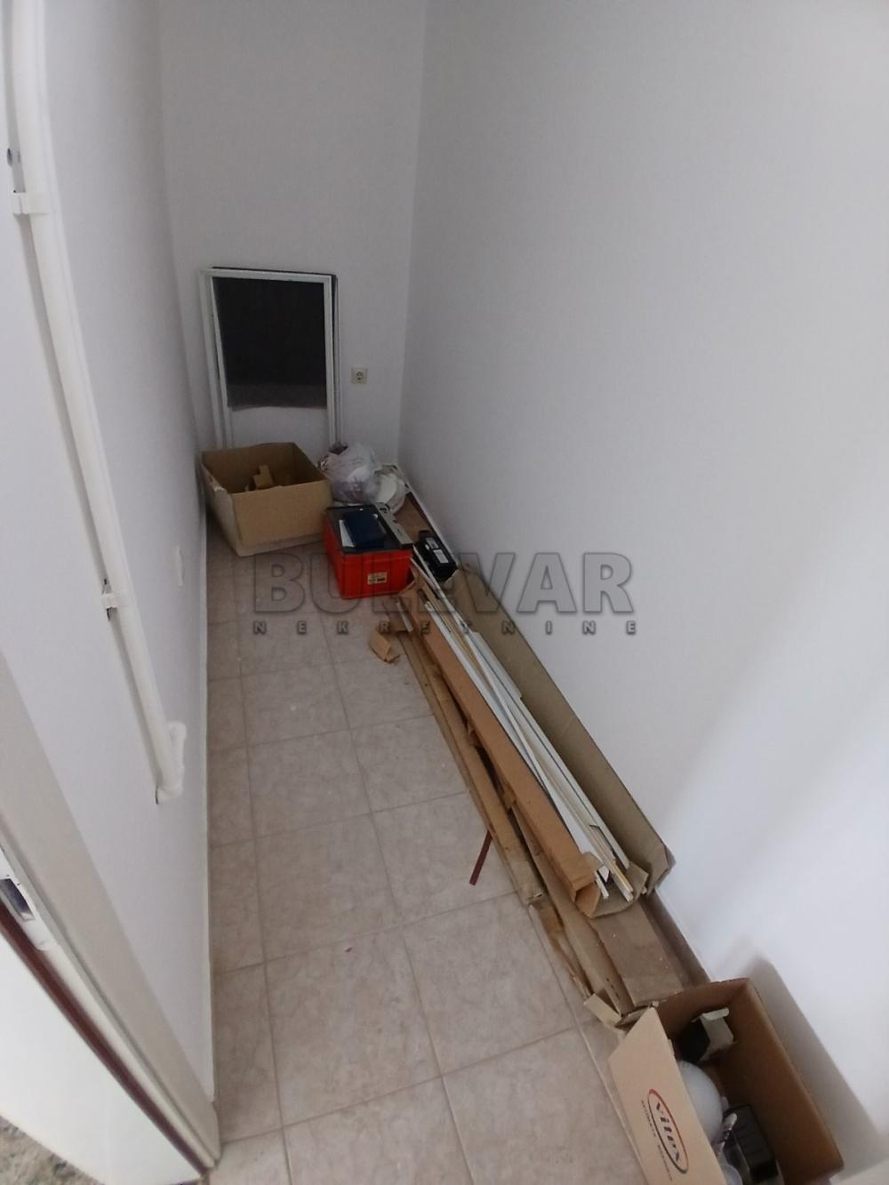Slika 8 - Bulevar svetog cara,  Lokal za izdavanje, 152m2, 500€