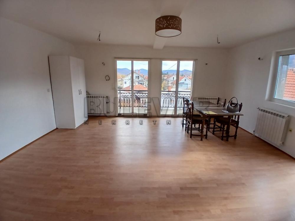 Slika 2 - Bulevar svetog cara,  Lokal za izdavanje, 152m2, 500€