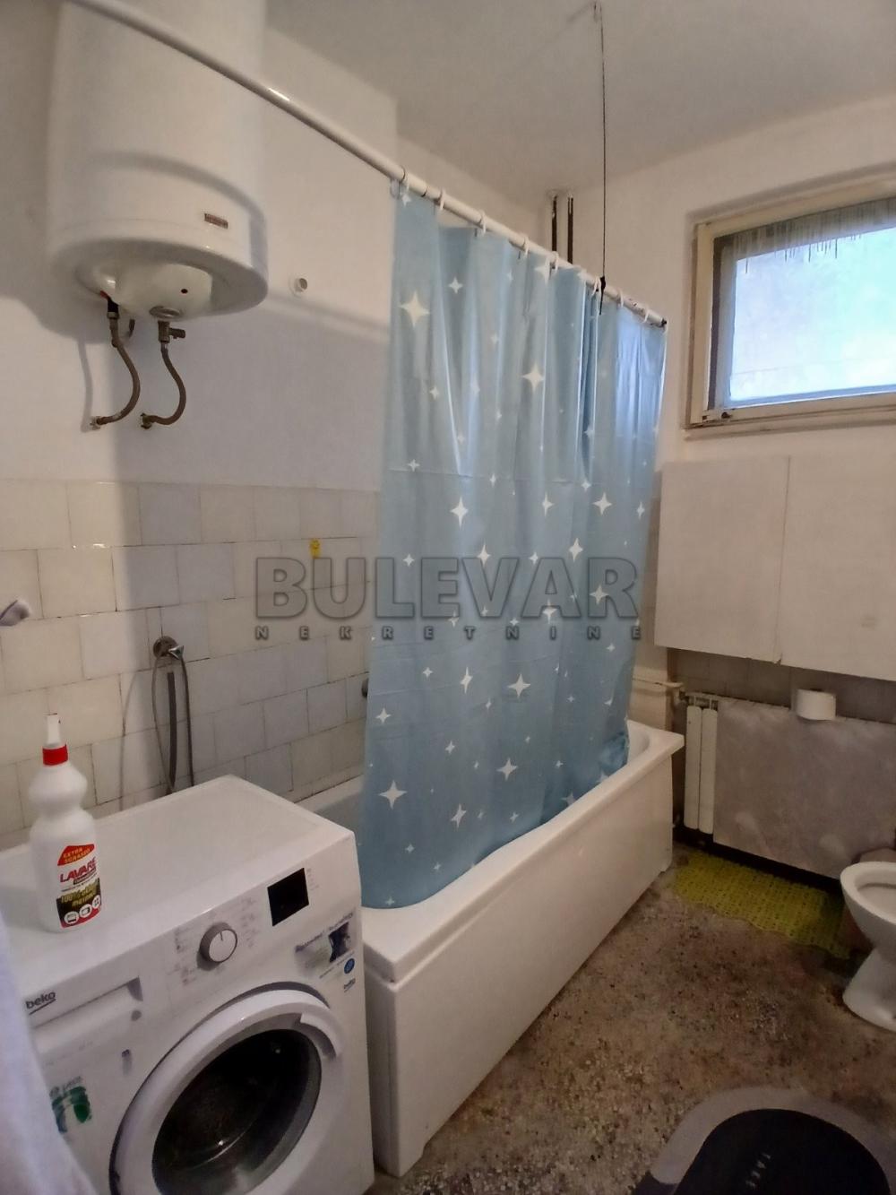 Slika 5 - Obrenovićeva, Dvosoban stan za izdavanje, 60m2, 300€