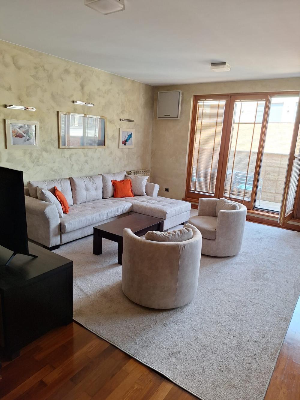 Glavna slika -Patrijarha Varnave, Trosoban stan za izdavanje, 90m2, 1.300€