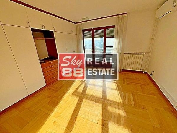 Slika 10 - Kuća za izdavanje, 350m2, 3.700€