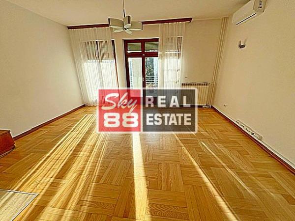 Slika 3 - Kuća za izdavanje, 350m2, 3.700€