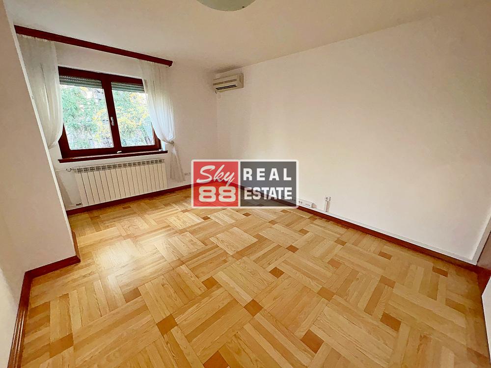 Slika 9 - Kuća za izdavanje, 350m2, 3.700€