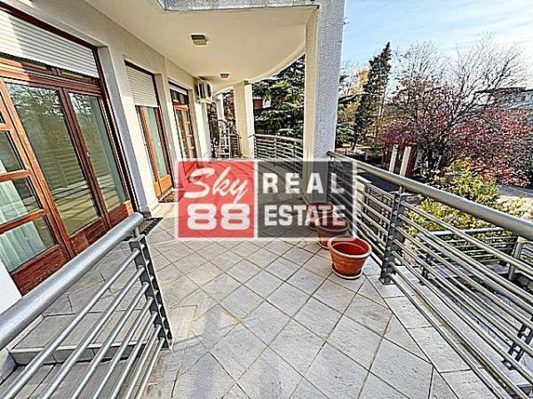 Glavna slika - Kuća za izdavanje, 350m2, 3.700€