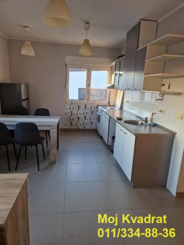 Slika 2 - Trosoban stan za izdavanje, 90m2, 700€