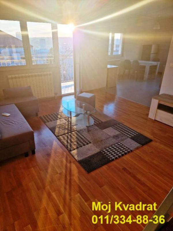 Slika 1 - Trosoban stan za izdavanje, 90m2, 700€