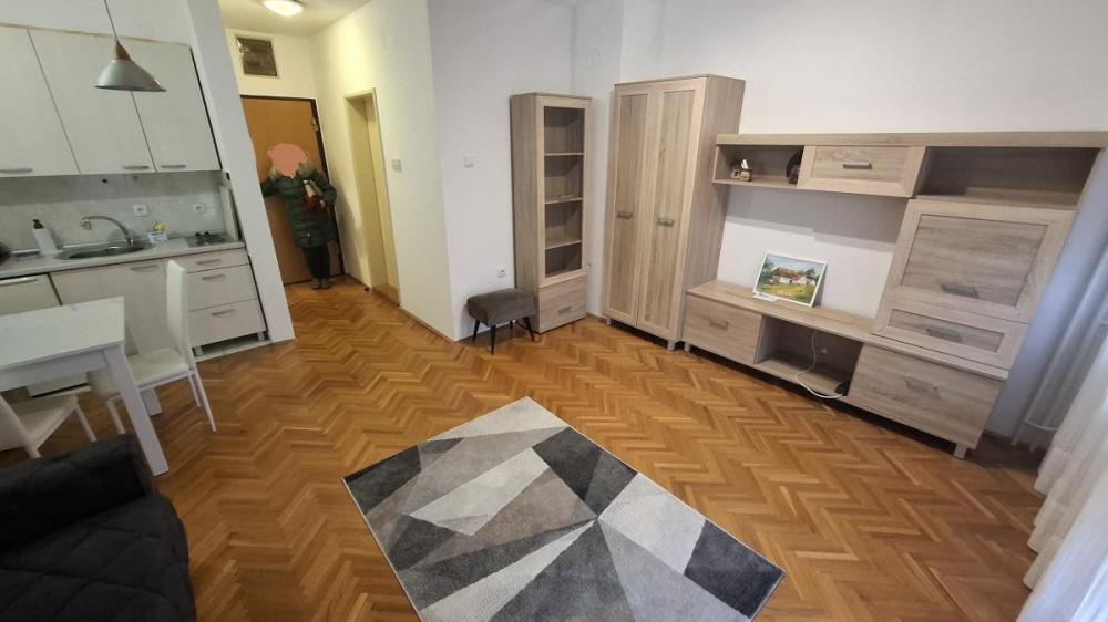 Slika 2 - Jednosoban stan za izdavanje, 26m2, 330€