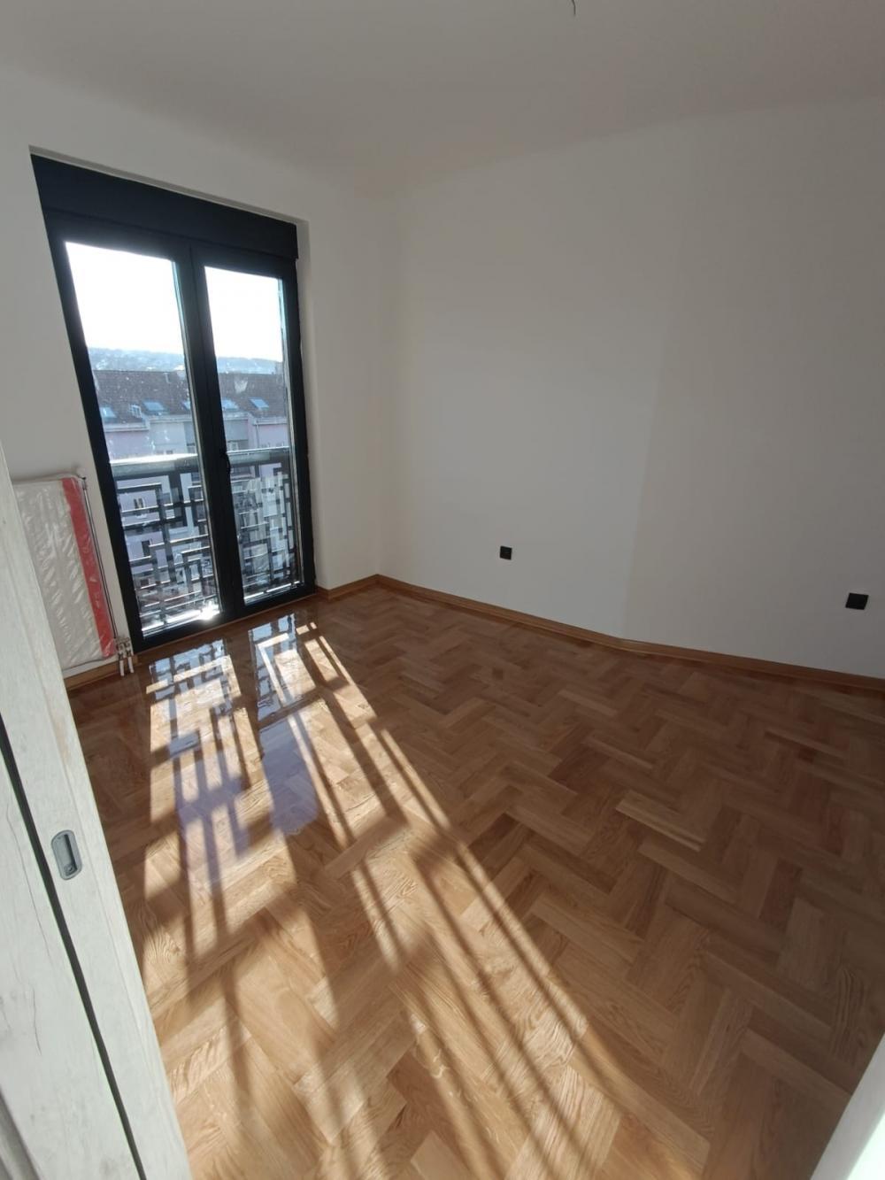 Glavna slika -Strogi centar grada, Troiposoban stan na prodaju, 77m2, 168.750€