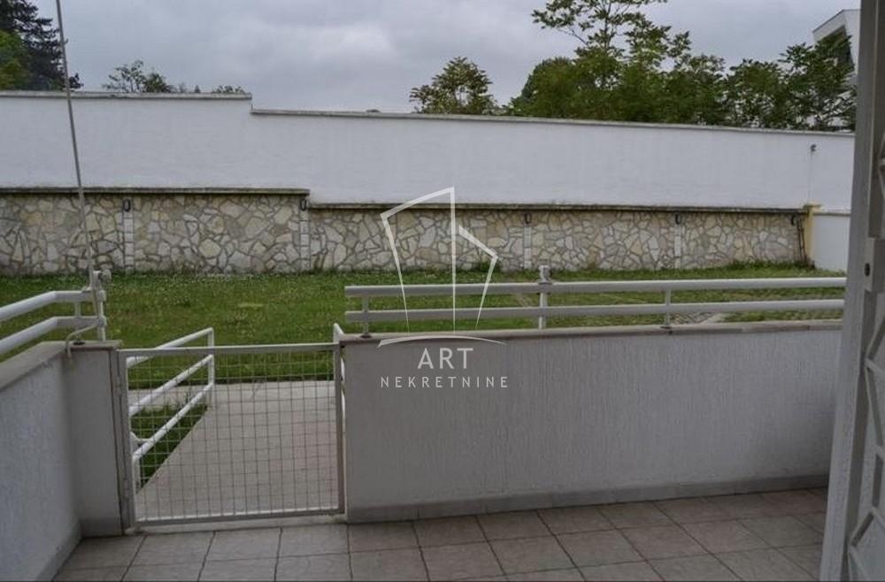 Slika 11 - Vladete Kovačevića, Četvorosoban stan za izdavanje, 108m2, 2.300€