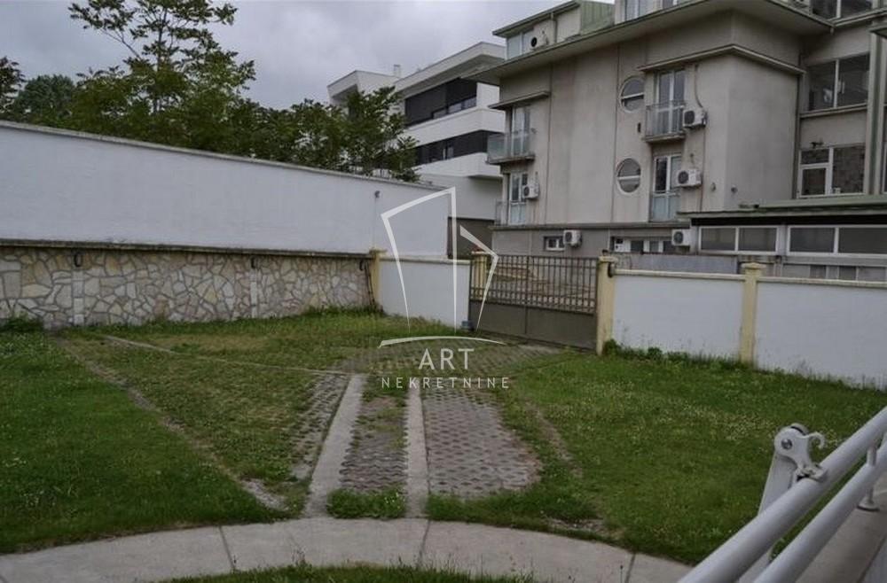 Slika 10 - Vladete Kovačevića, Četvorosoban stan za izdavanje, 108m2, 2.300€