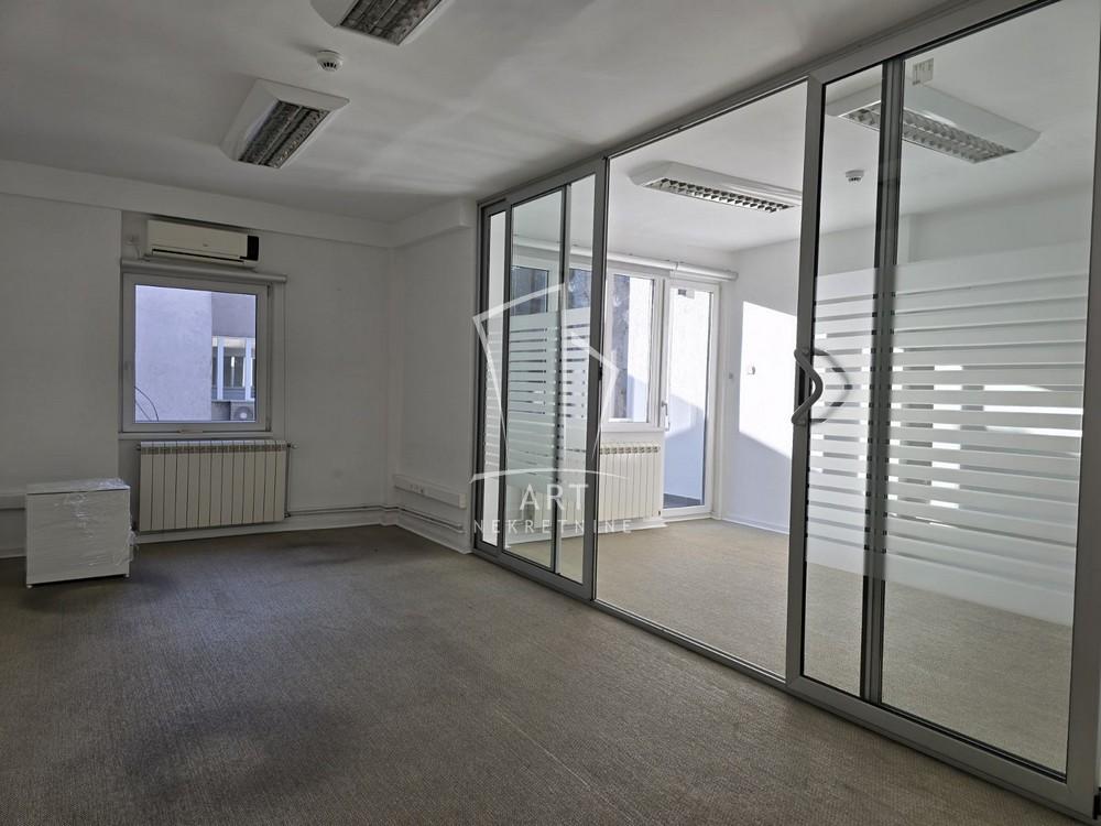 Slika 5 - Trg Nikole Pašića,  Lokal za izdavanje, 492m2, 7.000€