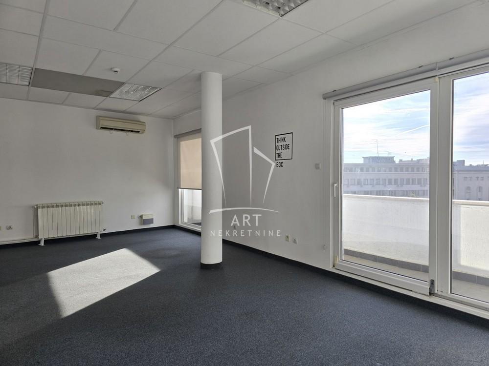 Slika 7 - Trg Nikole Pašića,  Lokal za izdavanje, 492m2, 7.000€