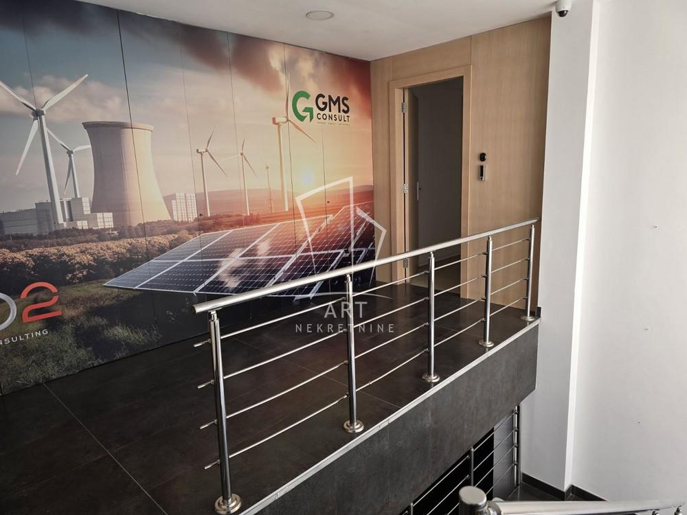 Slika 3 - Trg Nikole Pašića,  Lokal za izdavanje, 192m2, 2.700€