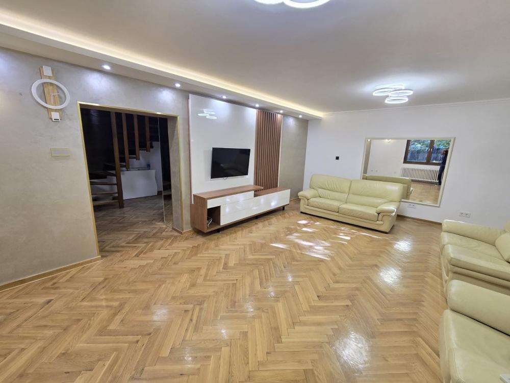 Slika 1 - Koste Racina, Kuća za izdavanje, 160m2, 2.500€