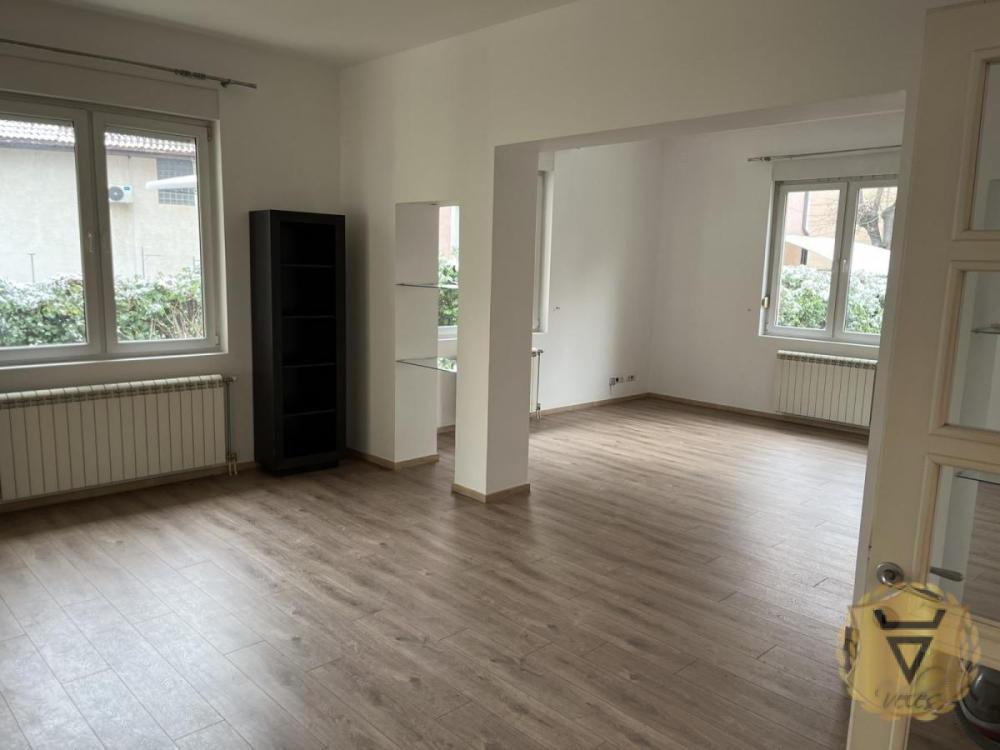 Slika 4 - Kuća za izdavanje, 220m2, 3.000€