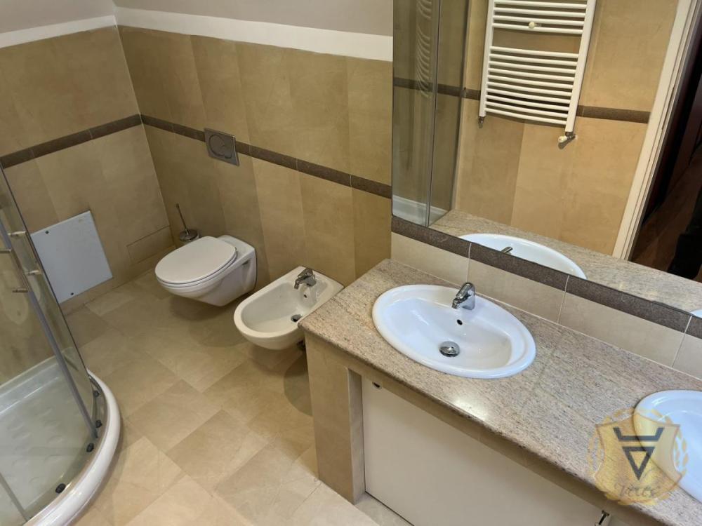 Slika 7 - Kuća za izdavanje, 220m2, 3.000€