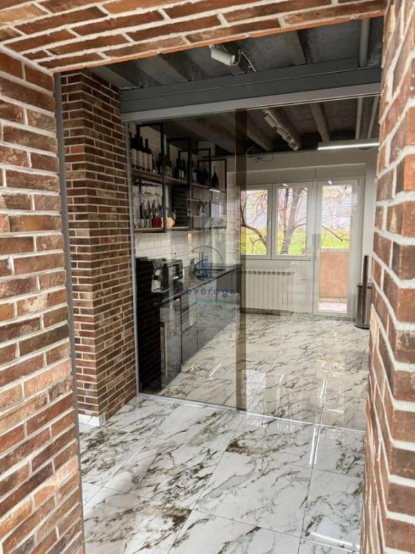 Slika 10 - Sarajevska,  Lokal za izdavanje, 70m2, 1.350€