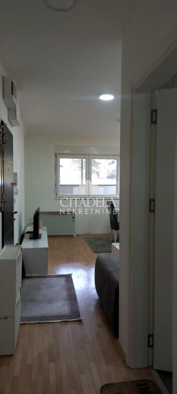 Slika 3 - Zmajevačka, Jednoiposoban stan za izdavanje, 40m2, 500€