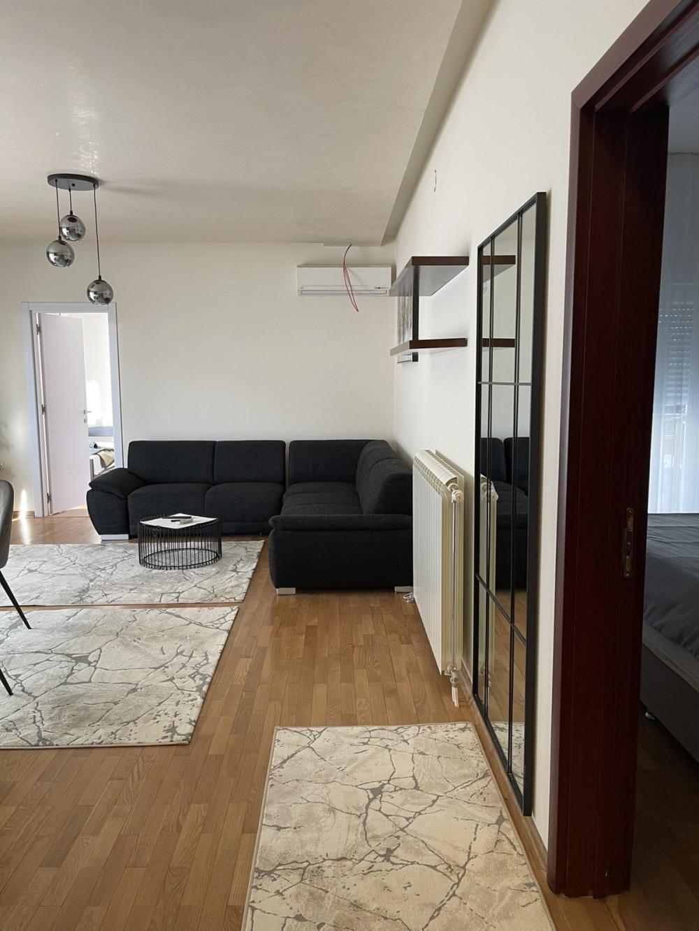 Slika 1 - Velisava Vulovića, Trosoban stan za izdavanje, 86m2, 1.900€