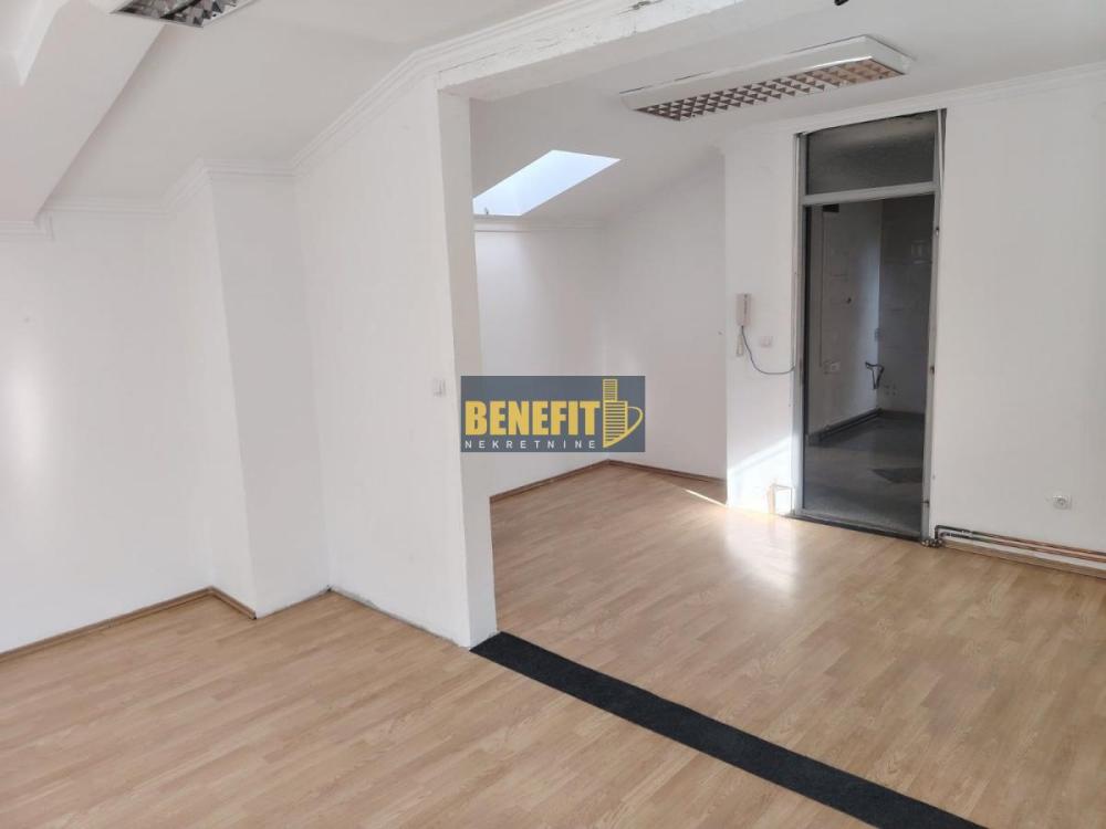 Slika 8 -  Lokal za izdavanje, 212m2, 1.800€