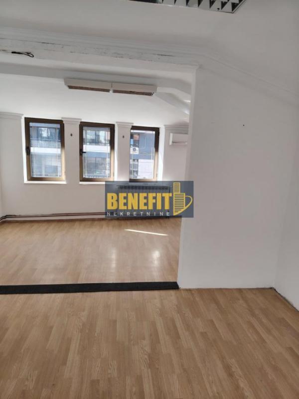 Slika 7 -  Lokal za izdavanje, 212m2, 1.800€