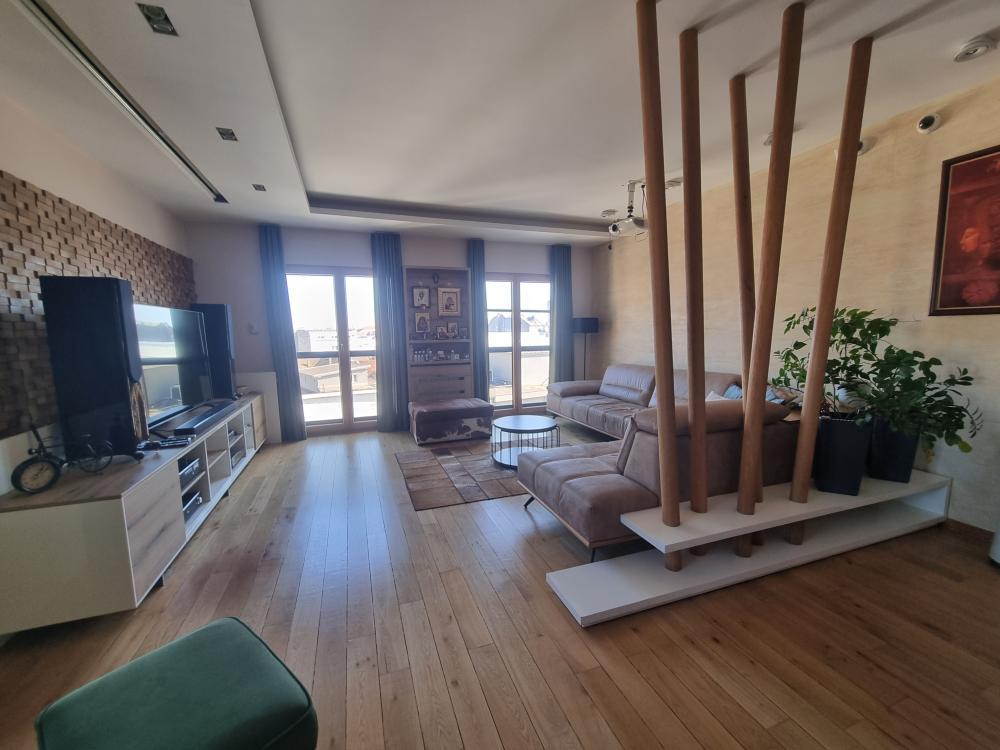 Glavna slika -Četvorosoban stan na prodaju, 132m2, 515.000€