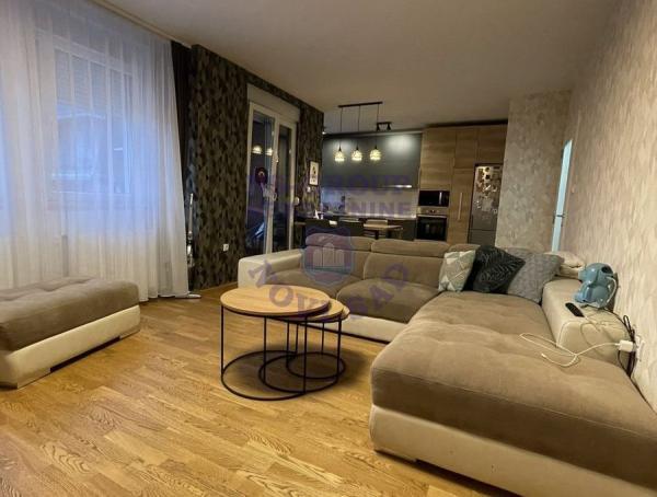 Glavna slika -Četvorosoban stan na prodaju, 84m2, 242.050€