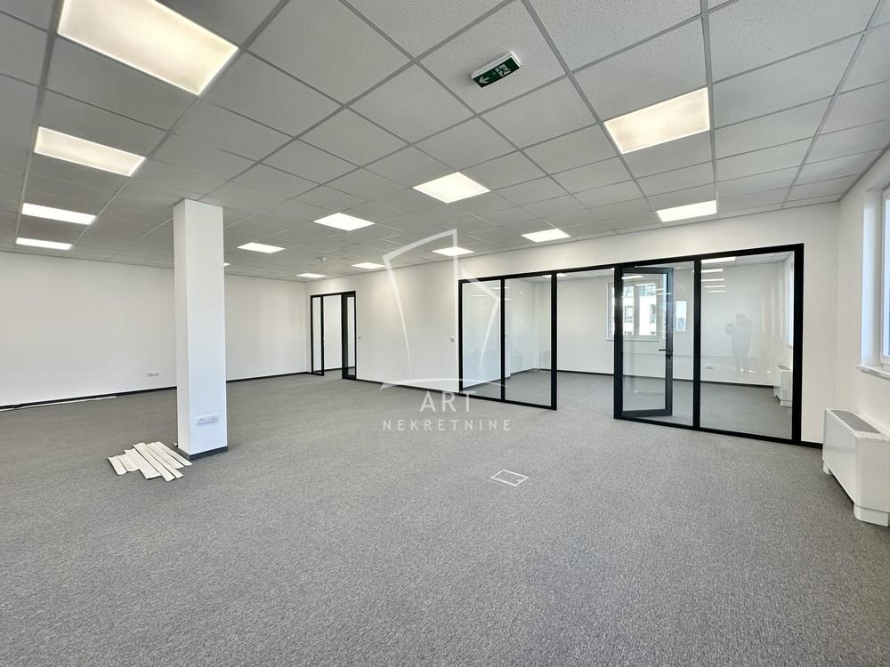 Slika 3 - Tošin bunar,  Lokal za izdavanje, 250m2, 3.750€