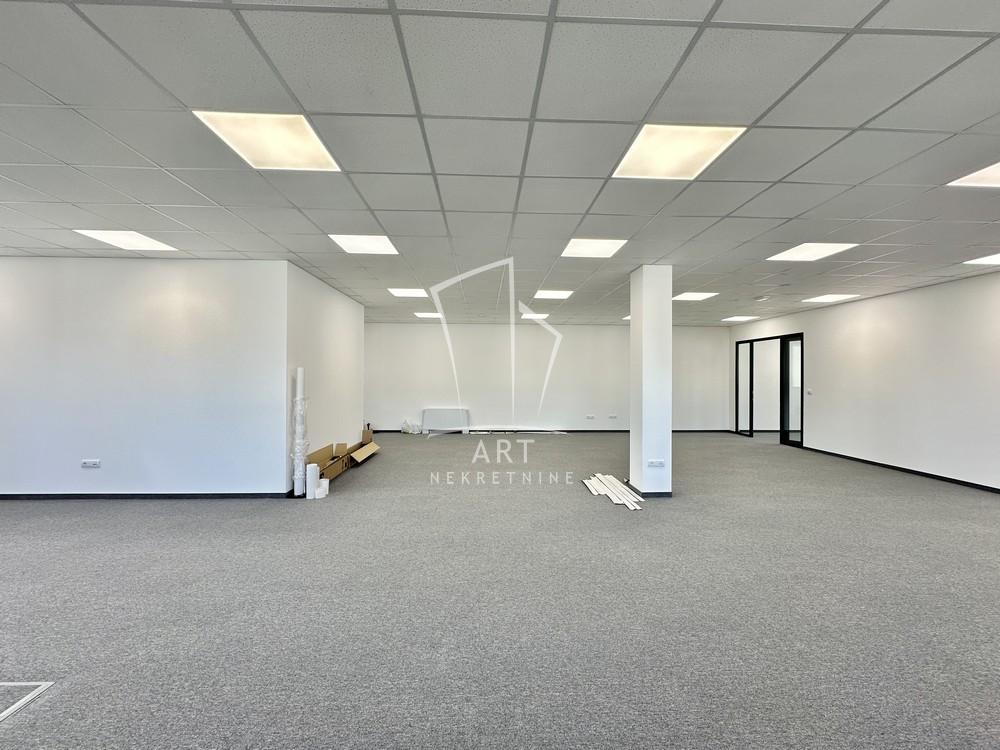 Slika 4 - Tošin bunar,  Lokal za izdavanje, 250m2, 3.750€