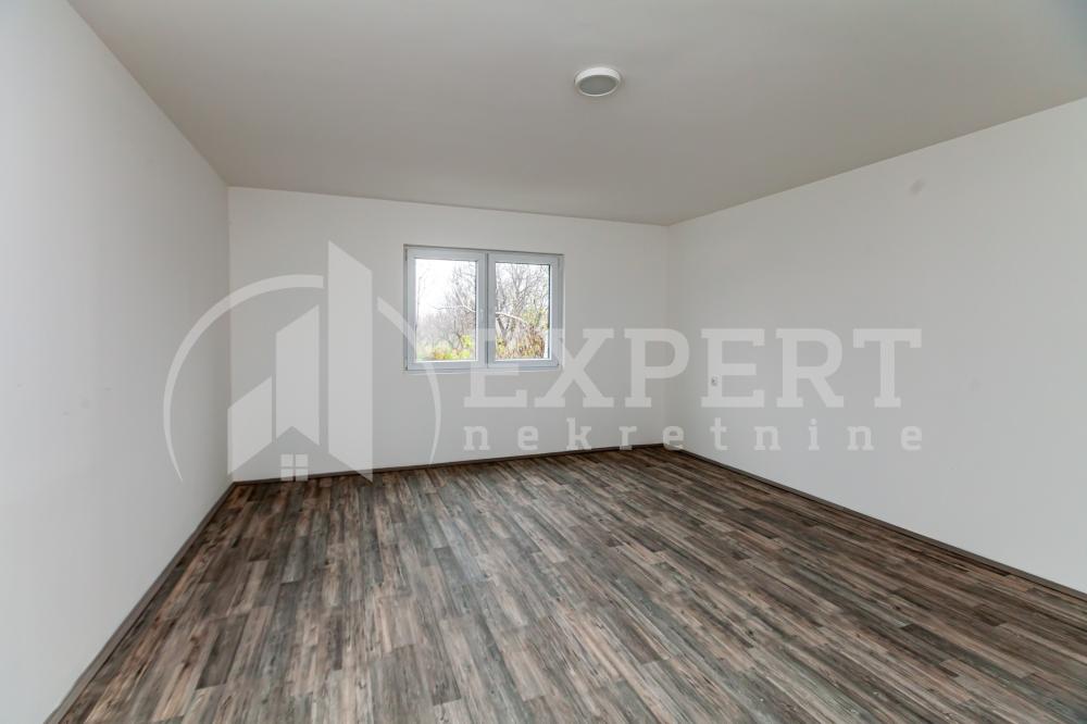 Slika 7 - 7. jula,  Kuća na prodaju, 204m2, 145.000€