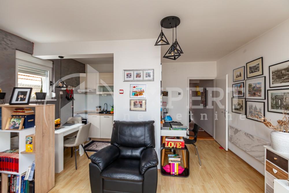 Slika 2 - Aleksandra Petrovića, Troiposoban stan na prodaju, 96m2, 120.000€