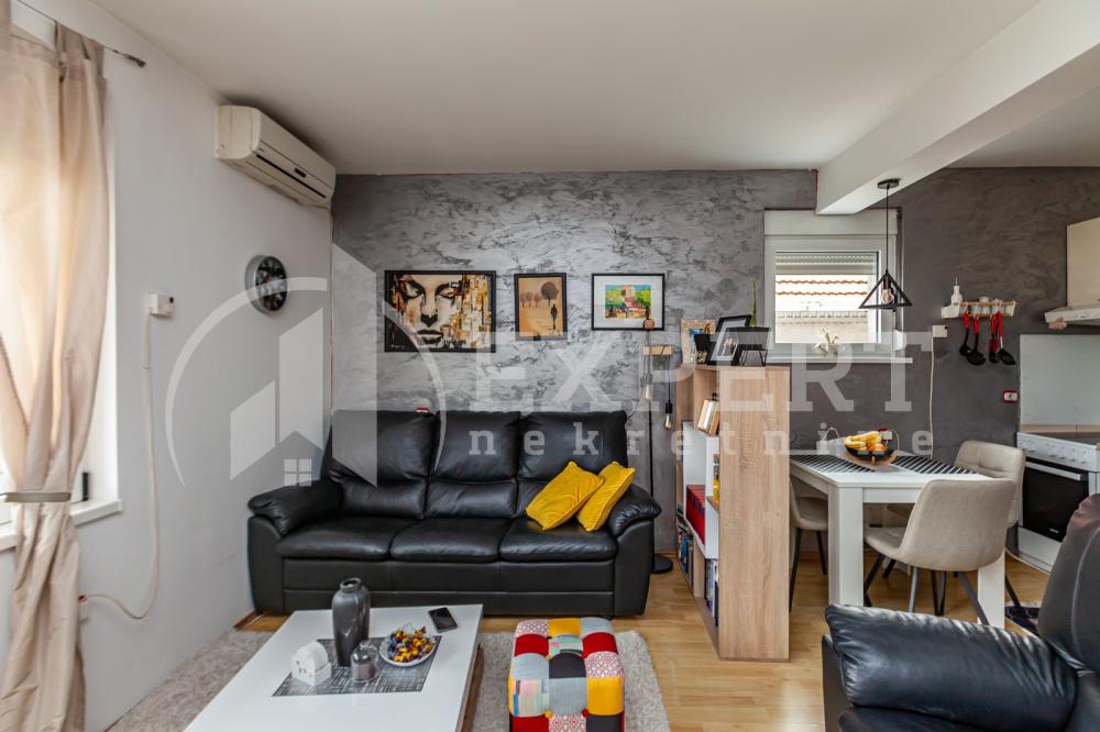 Slika 1 - Aleksandra Petrovića, Troiposoban stan na prodaju, 96m2, 120.000€