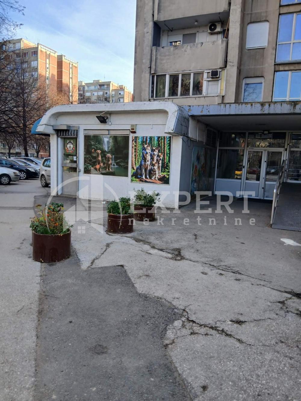 Glavna slika -Bulevar Nemanjića,  Lokal za izdavanje, 13m2, 200€