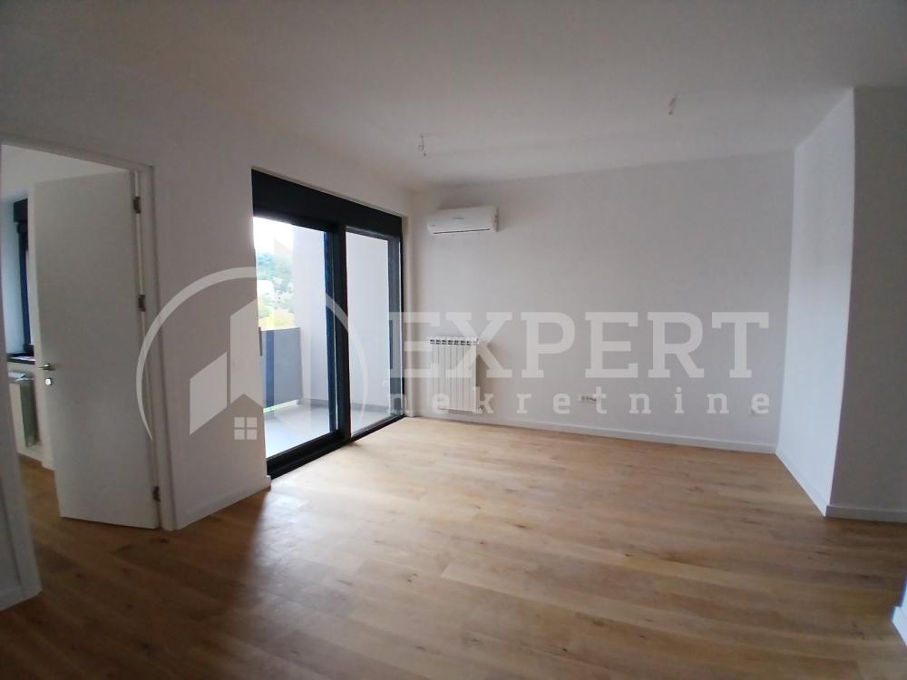 Slika 1 - Stevana Sremca, Jednoiposoban stan za izdavanje, 50m2, 400€