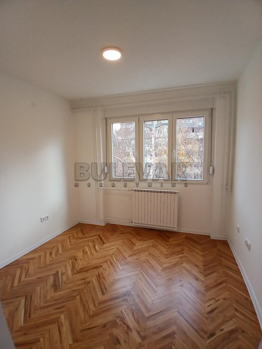 Slika 2 - Sremska, Trosoban stan za izdavanje, 68m2, 550€