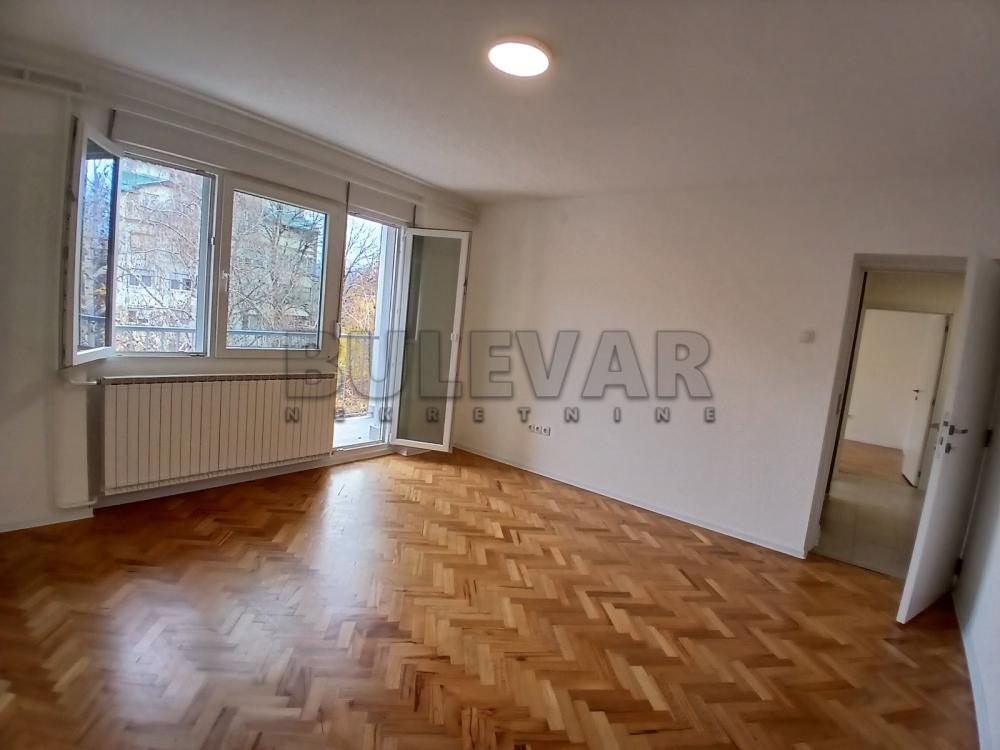 Slika 1 - Sremska, Trosoban stan za izdavanje, 68m2, 550€