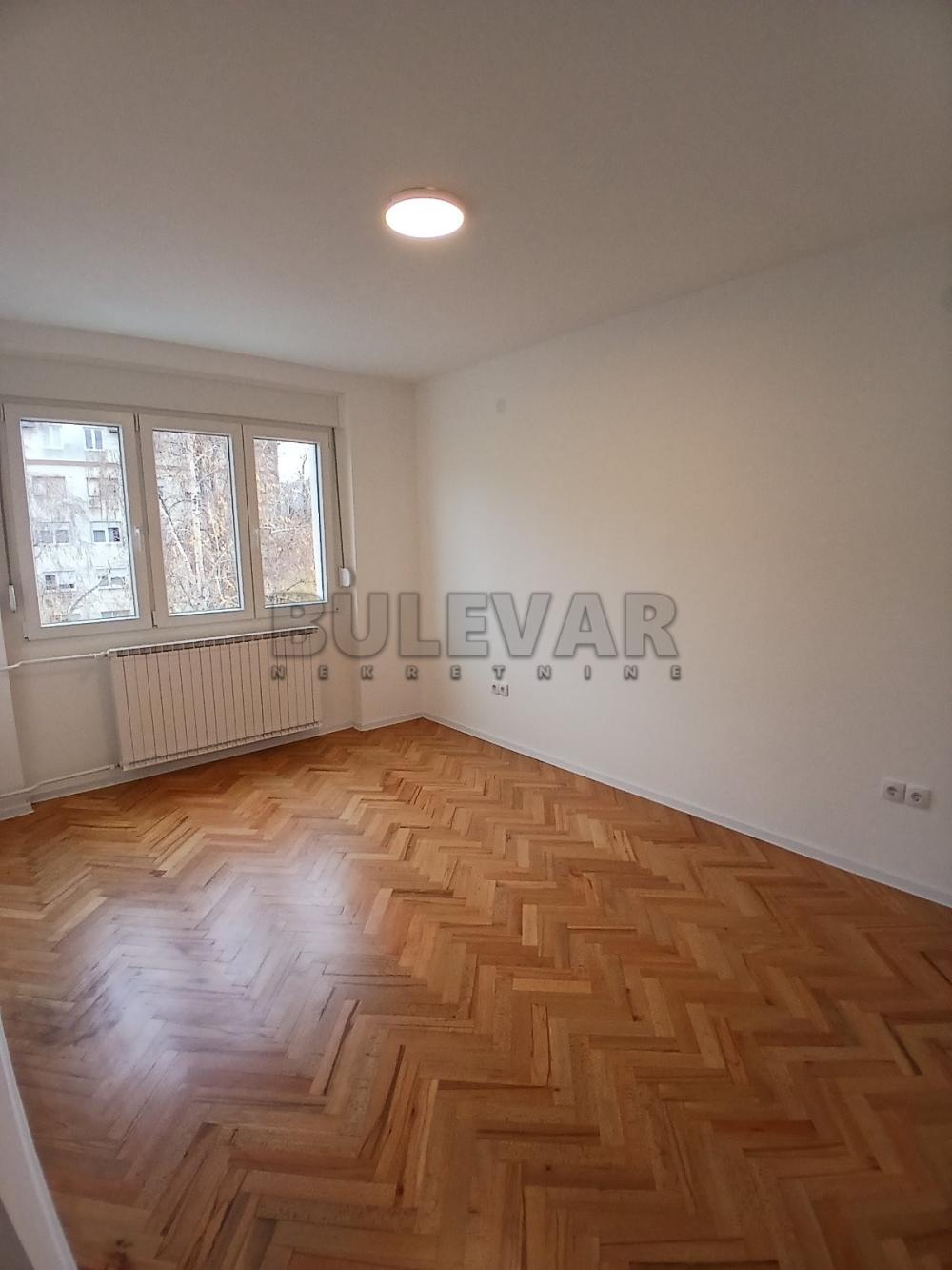 Slika 3 - Sremska, Trosoban stan za izdavanje, 68m2, 550€