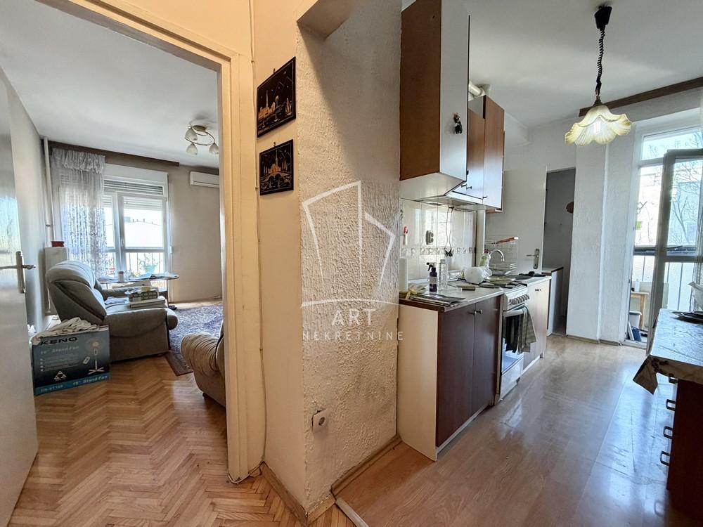 Slika 4 - Ugrinovačka, Jednoiposoban stan na prodaju, 47m2, 163.000€