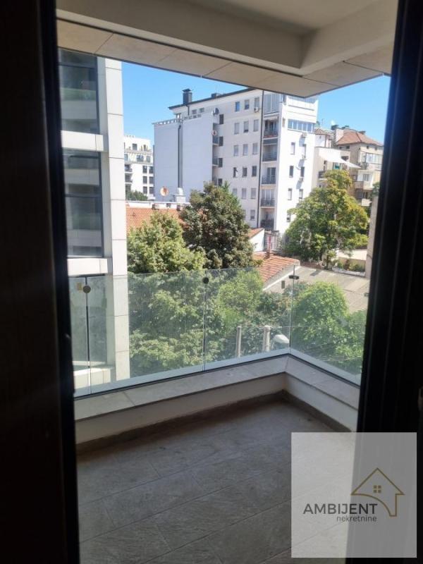 Glavna slika -Četvoroiposoban stan na prodaju, 261m2, 1.305.000€