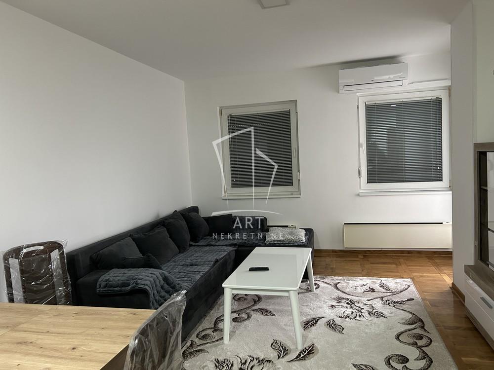 Glavna slika -Peka Tepavčevića, Jednoiposoban stan za izdavanje, 42m2, 350€