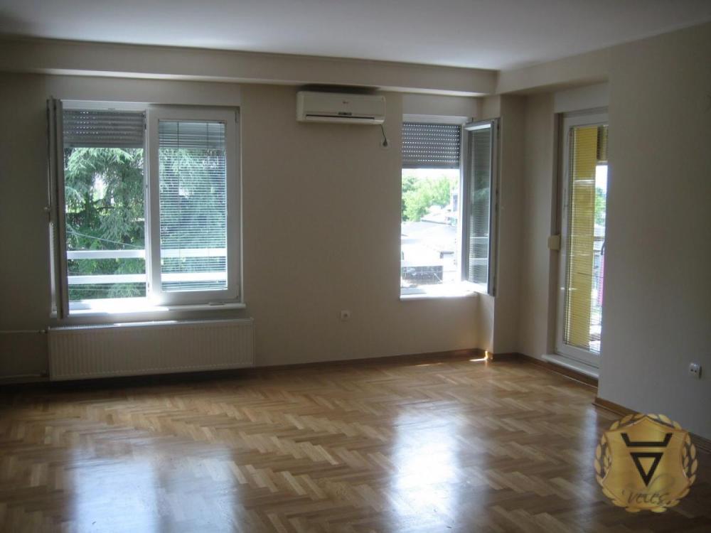 Slika 1 - Trosoban stan za izdavanje, 80m2, 700€