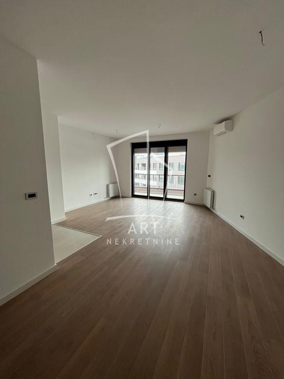 Slika 1 - Omladinskih brigada, Trosoban stan za izdavanje, 90m2, 1.000€