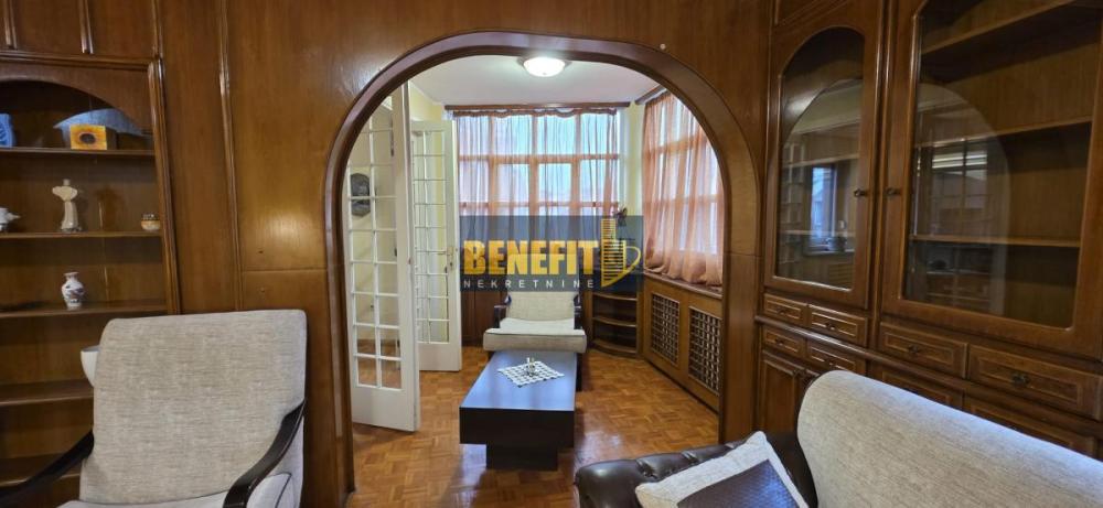 Slika 4 - Četvorosoban stan za izdavanje, 117m2, 1.000€