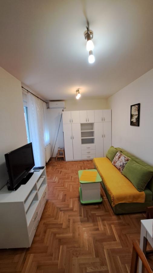 Slika 2 - Jednoiposoban stan za izdavanje, 33m2, 400€