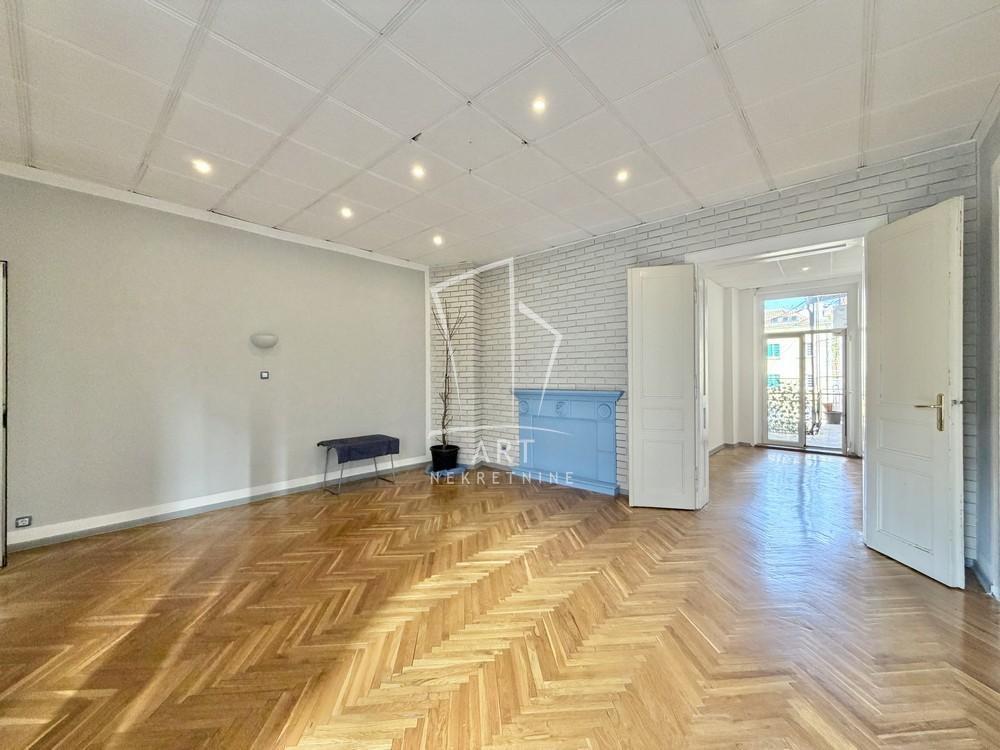 Slika 1 - Kralja Milana, Četvoroiposoban stan na prodaju, 136m2, 550.000€