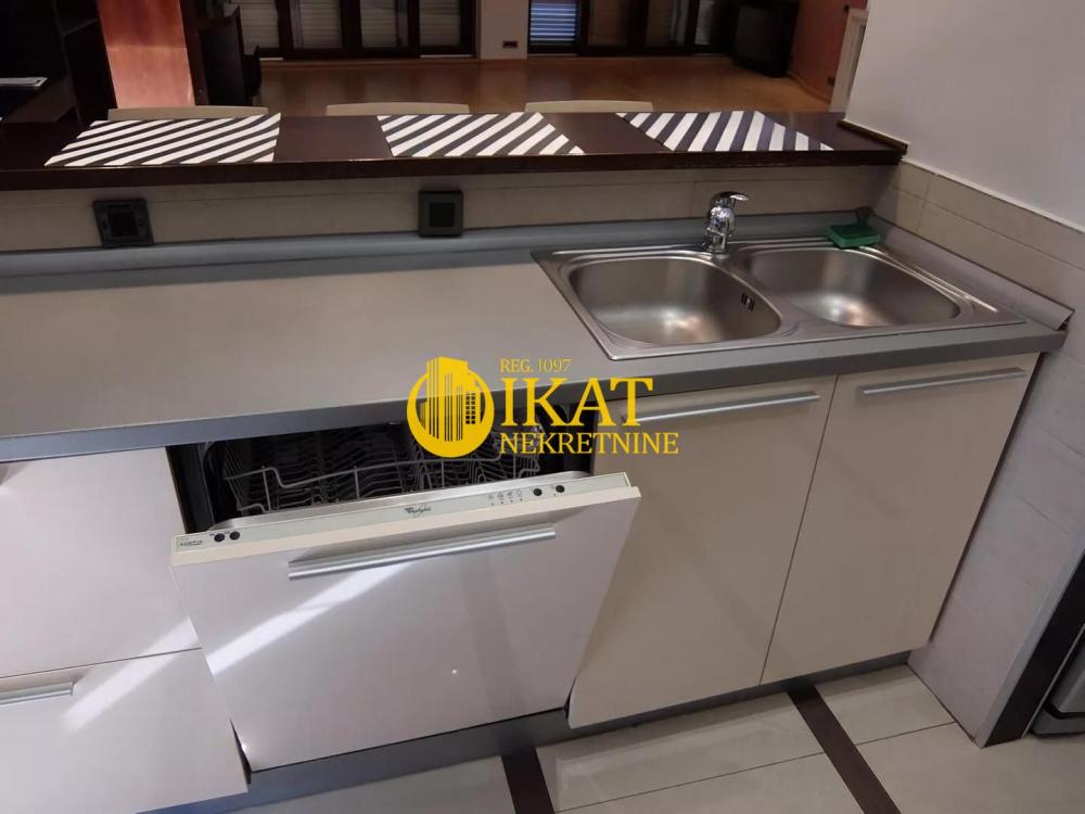 Slika 4 - Nebojšina, Četvorosoban stan za izdavanje, 174m2, 2.200€