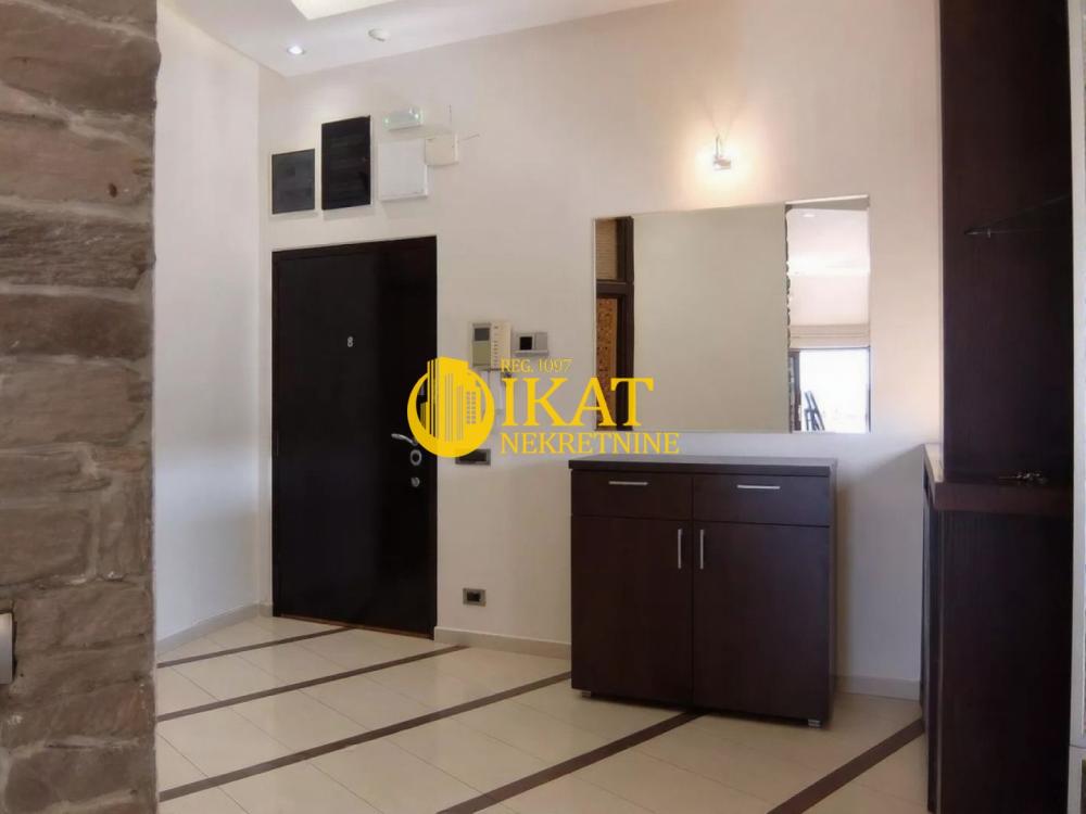 Slika 3 - Nebojšina, Četvorosoban stan za izdavanje, 174m2, 2.200€