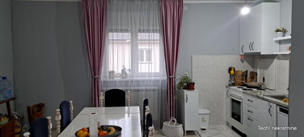 Slika 10 - Bulevar Jovana Dučića,  Kuća na prodaju, 365m2, 290.000€